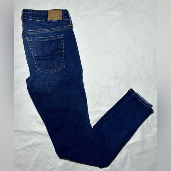 American eagle size 4 jeans no holes dark wash - Picture 2 of 3